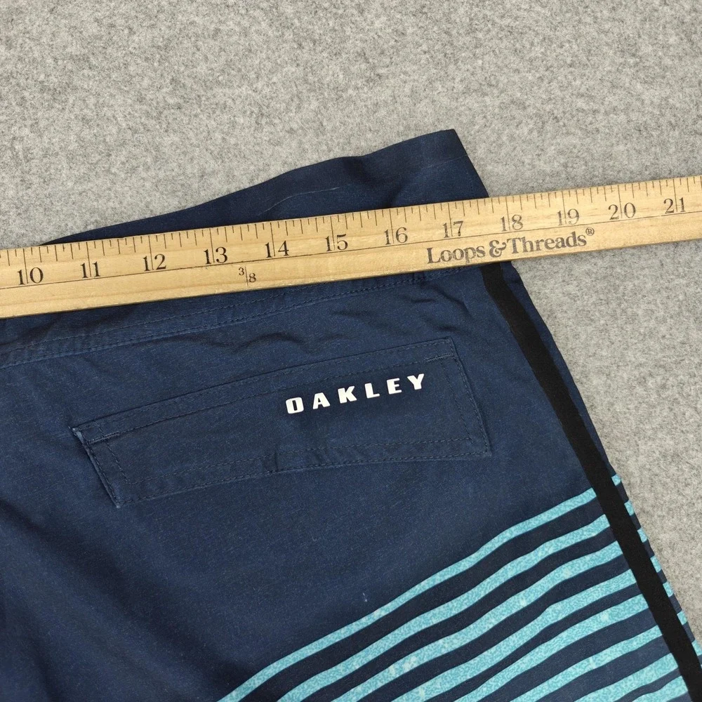 Oakley Board Shorts Mens 34 Blue Striped Swim‎ Trunks Drawstring Back Pocket